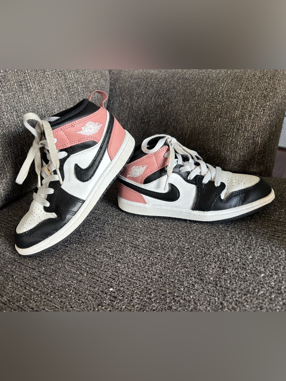 Air Jordan Mid Rust Pink Size 1